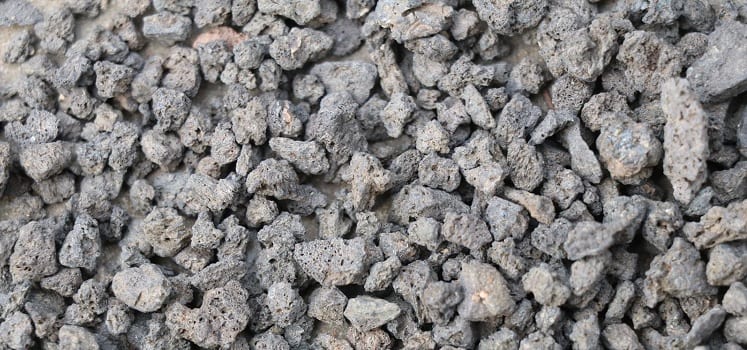 Paillage-pierres-lave-grises